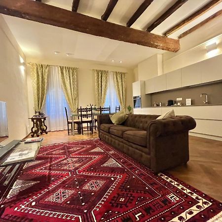 Lovely 2 Bedroom Apartment Nearby Piazza Maggiore ボローニャ エクステリア 写真